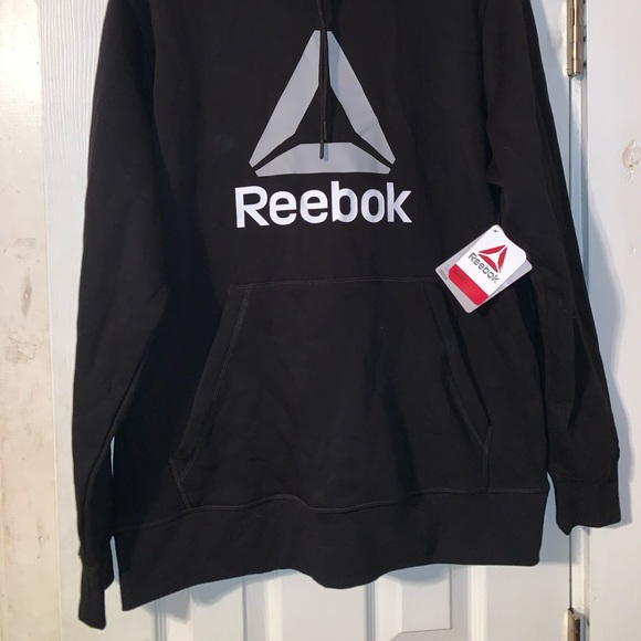 🏃🏟️🏃 Reebok Logo Large Black Hoodie 🏃🏟️🏃 - Picture 4 of 5